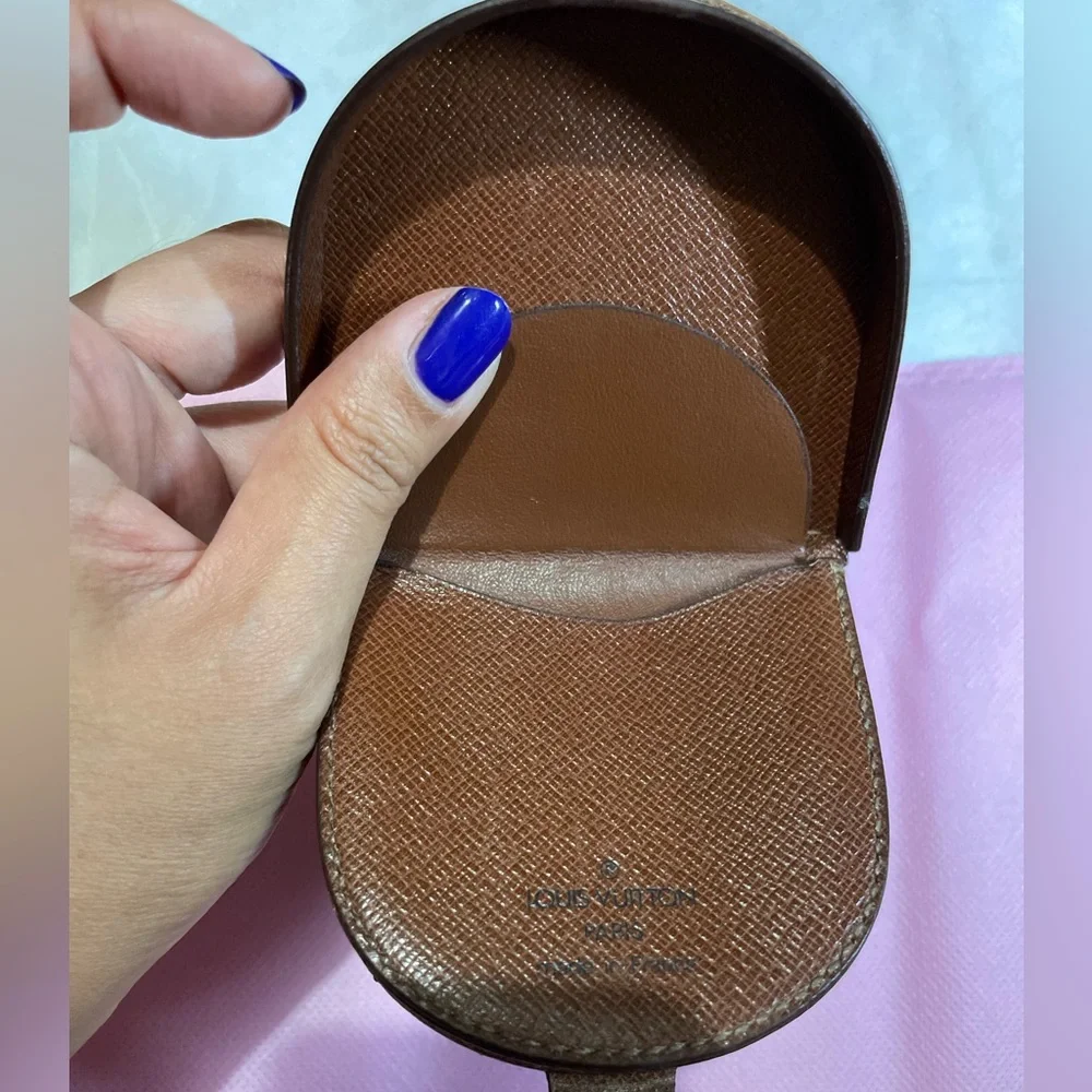Louis Vuitton monogram coin case ๐ค - Picture 10 of 13
